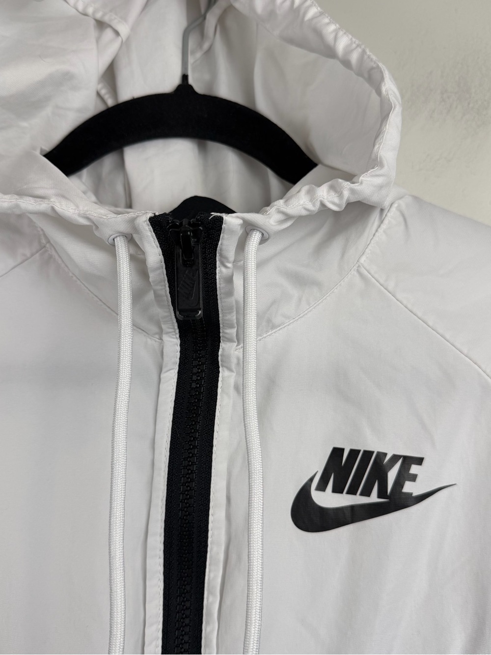 Nike Women’s Black / White Full Zip Hooded Side Pockets Windrunner Jacket Sz XS - Picture 4 of 12